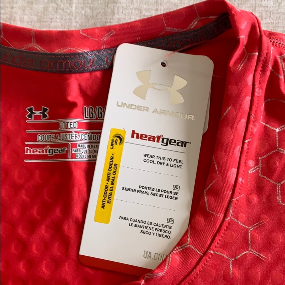 Under Armour Heat Gear Tee - Picture 2 of 4